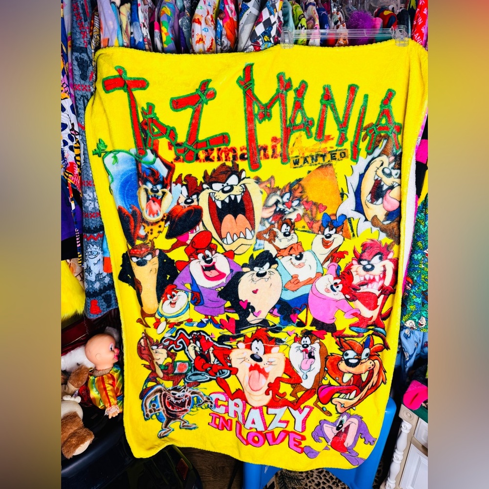 Warner Bros. Taz Mania Yellow Blanket